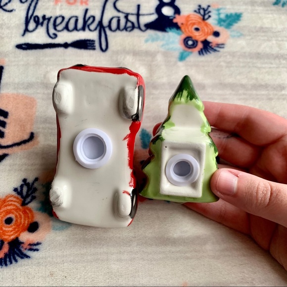 1 LEFT! Xmas Red Truck & Tree Salt & Pepper Shaker - Picture 3 of 11